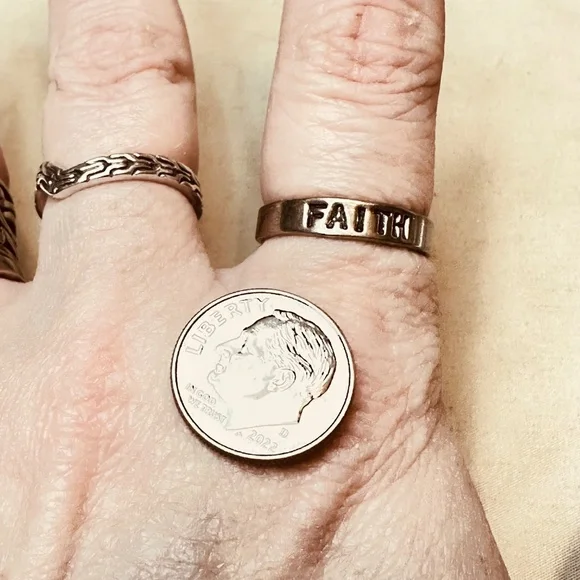 925 Sterling Silver Ring Band with FAITH Stamped Into It - Picture 4 of 5